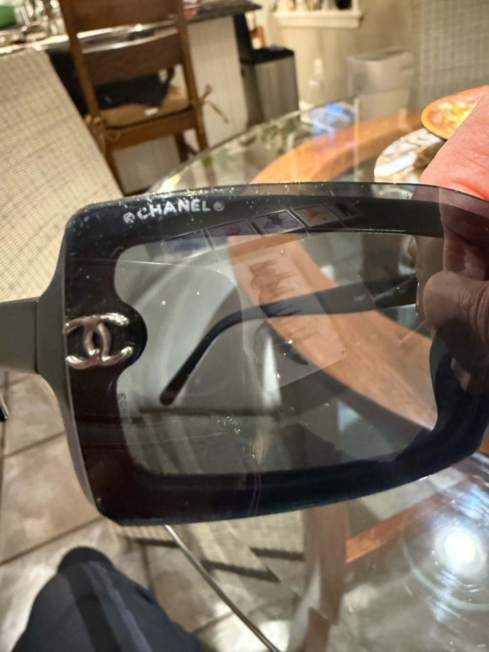 CHANEL Black Sunglasses with Quilted Case - Picture 14 of 14